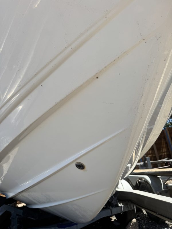 2005 21' Chaparral Boat - Image 7