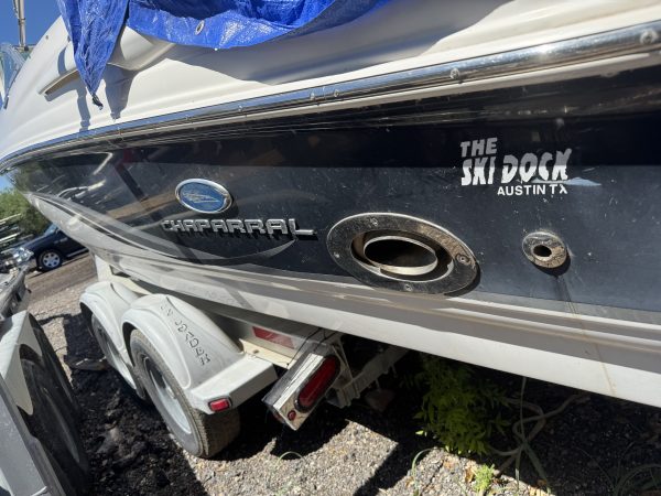 2005 21' Chaparral Boat - Image 4