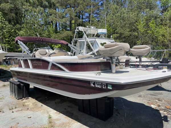 SOLD----2021 19' Hurricane - Image 2
