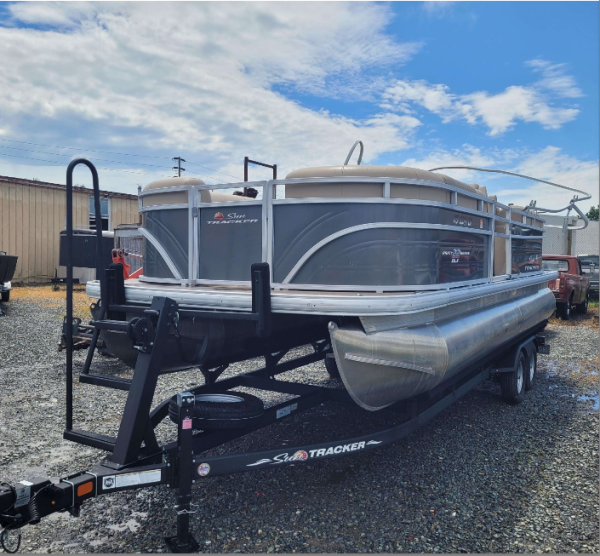 SOLD-   2024 Sun Tracker Party Barge 22 DLX in VA