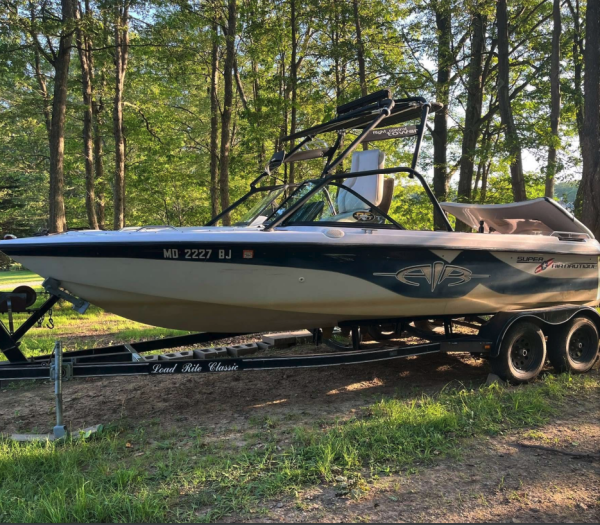 2000 Correct Craft Nautique 21'